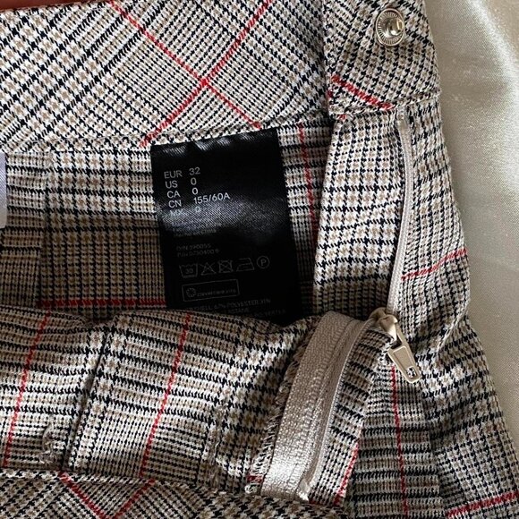 H&M Plaid Mini Skirt - Picture 4 of 6